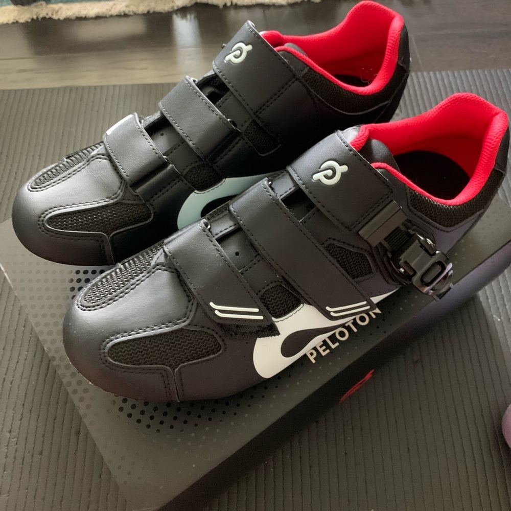 New Men’s size 10 Peloton bike shoes